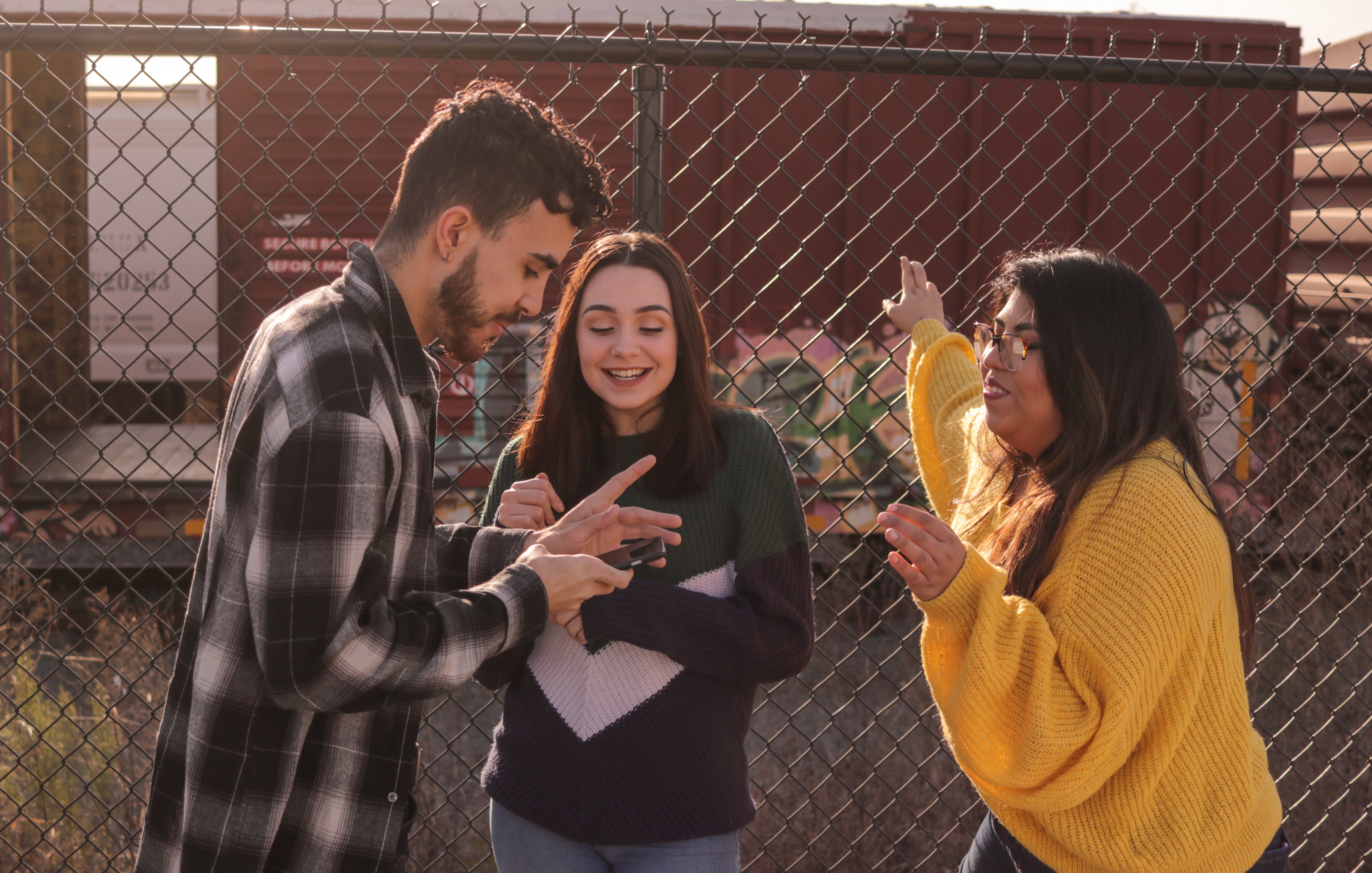 teens-on-phone